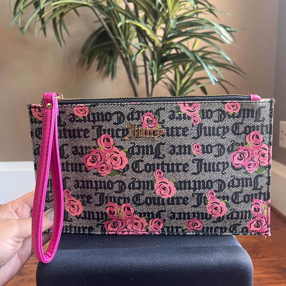 ✨Juicy Couture Wristlet✨